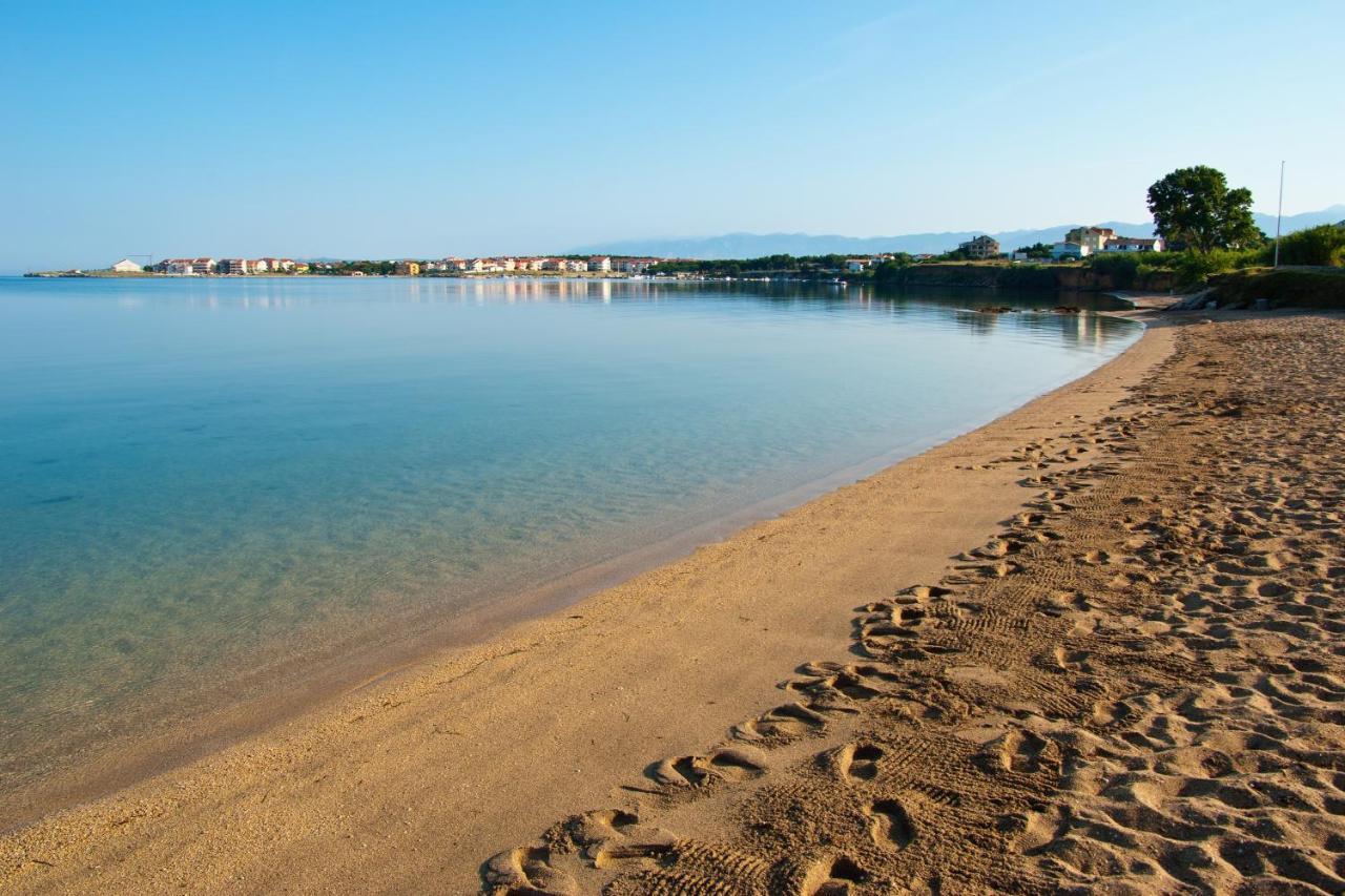 Family Friendly Apartments With A Swimming Pool Povljana, Pag - 244 外观 照片