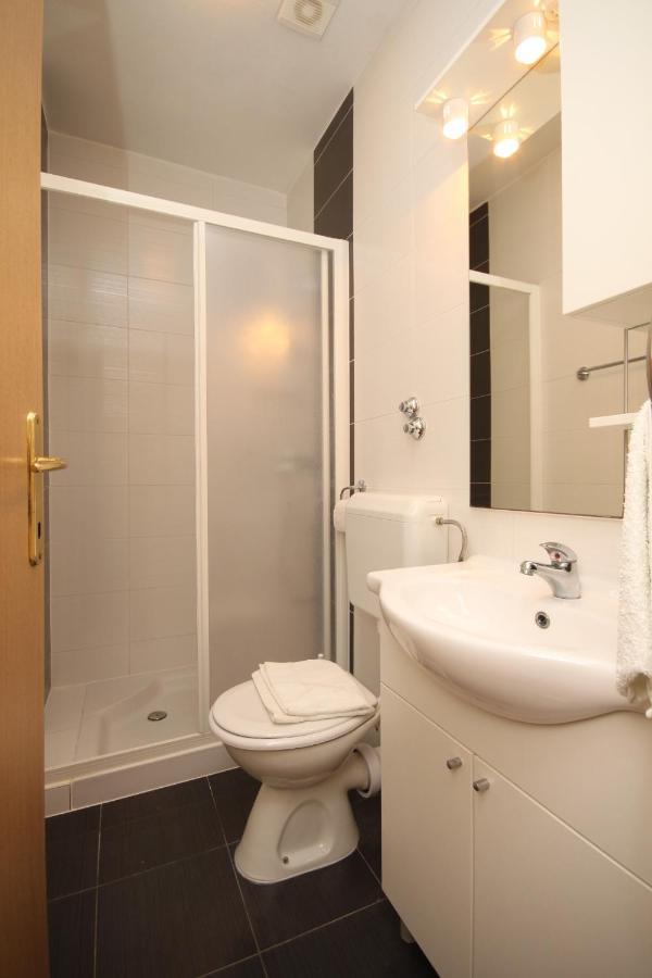 Family Friendly Apartments With A Swimming Pool Povljana, Pag - 244 外观 照片