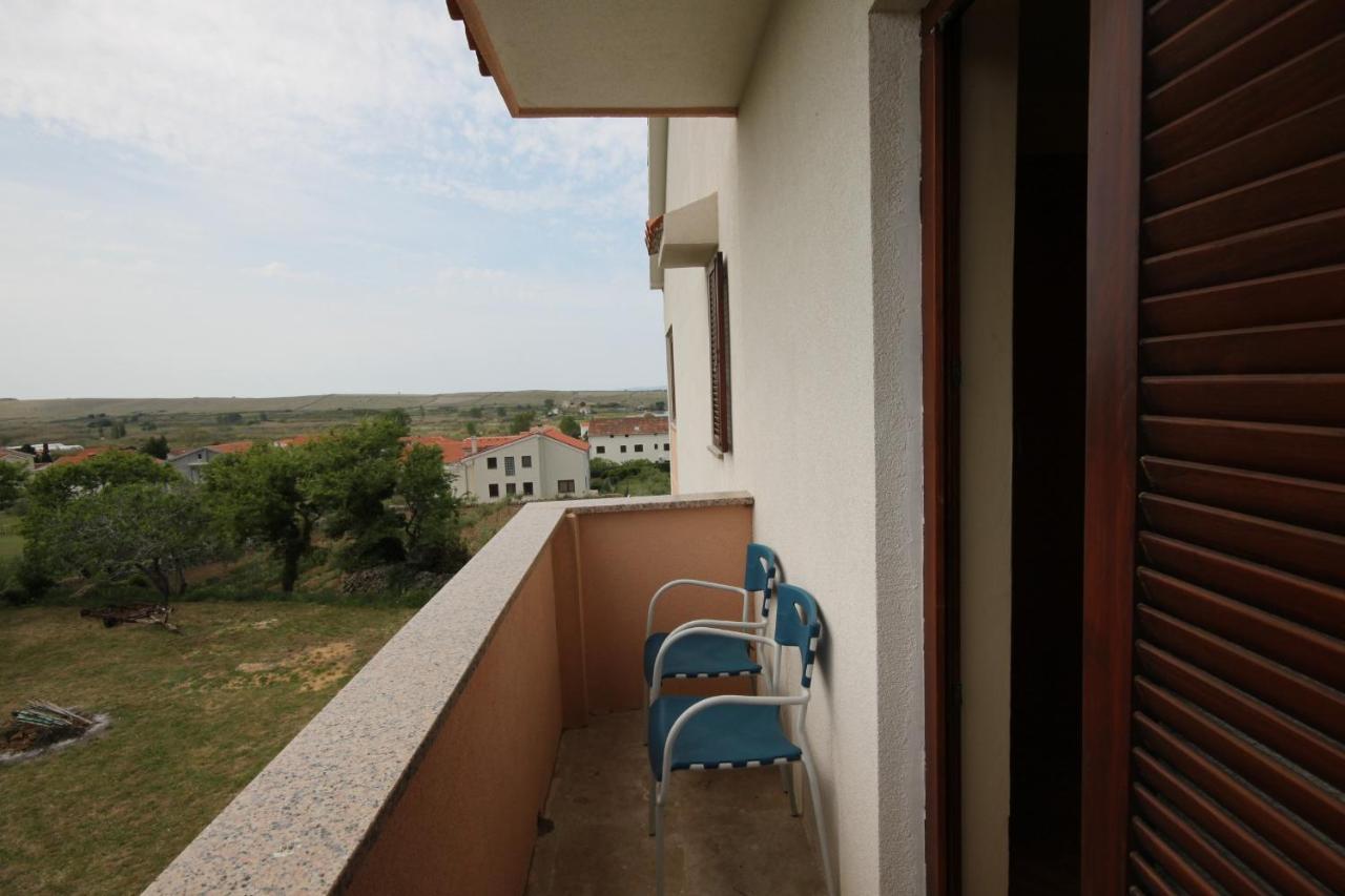 Family Friendly Apartments With A Swimming Pool Povljana, Pag - 244 外观 照片