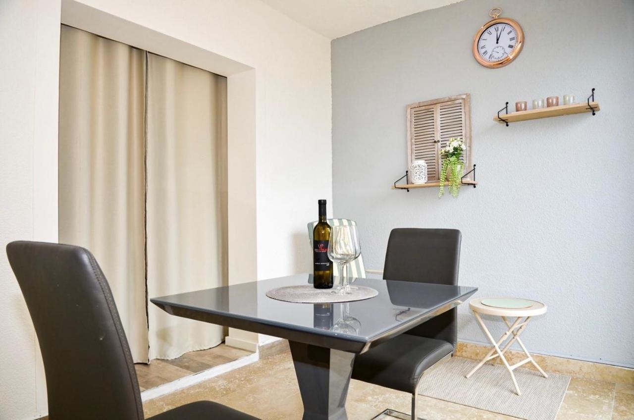 Family Friendly Apartments With A Swimming Pool Povljana, Pag - 244 外观 照片