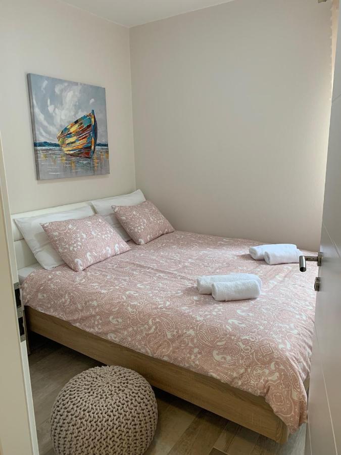 Family Friendly Apartments With A Swimming Pool Povljana, Pag - 244 外观 照片