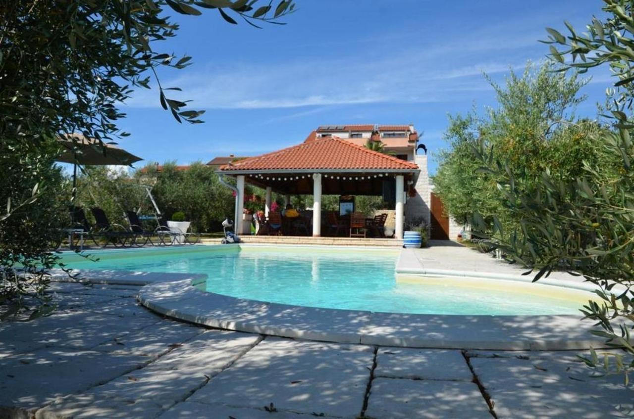 Family Friendly Apartments With A Swimming Pool Povljana, Pag - 244 外观 照片