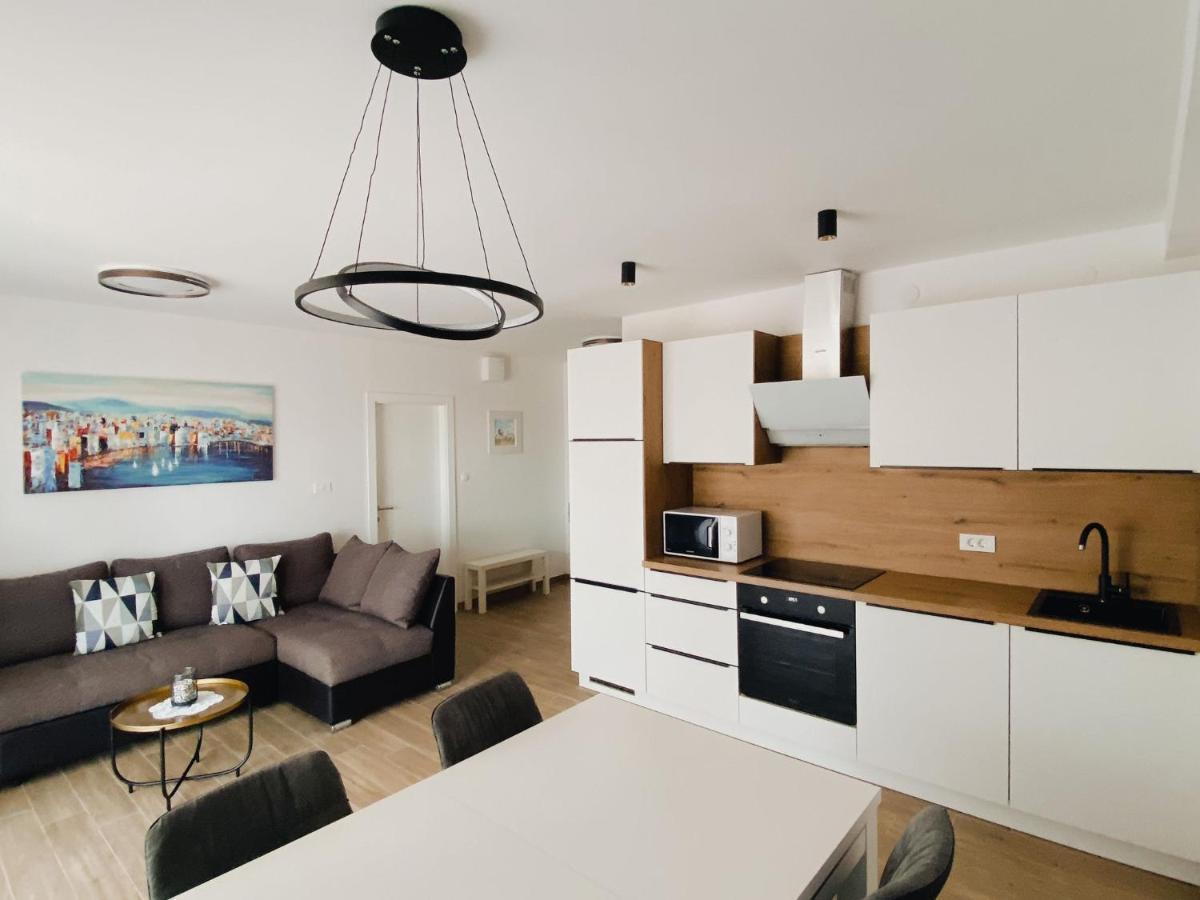 Family Friendly Apartments With A Swimming Pool Povljana, Pag - 244 外观 照片