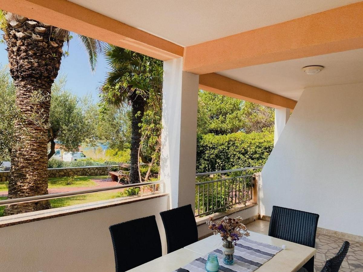 Family Friendly Apartments With A Swimming Pool Povljana, Pag - 244 外观 照片