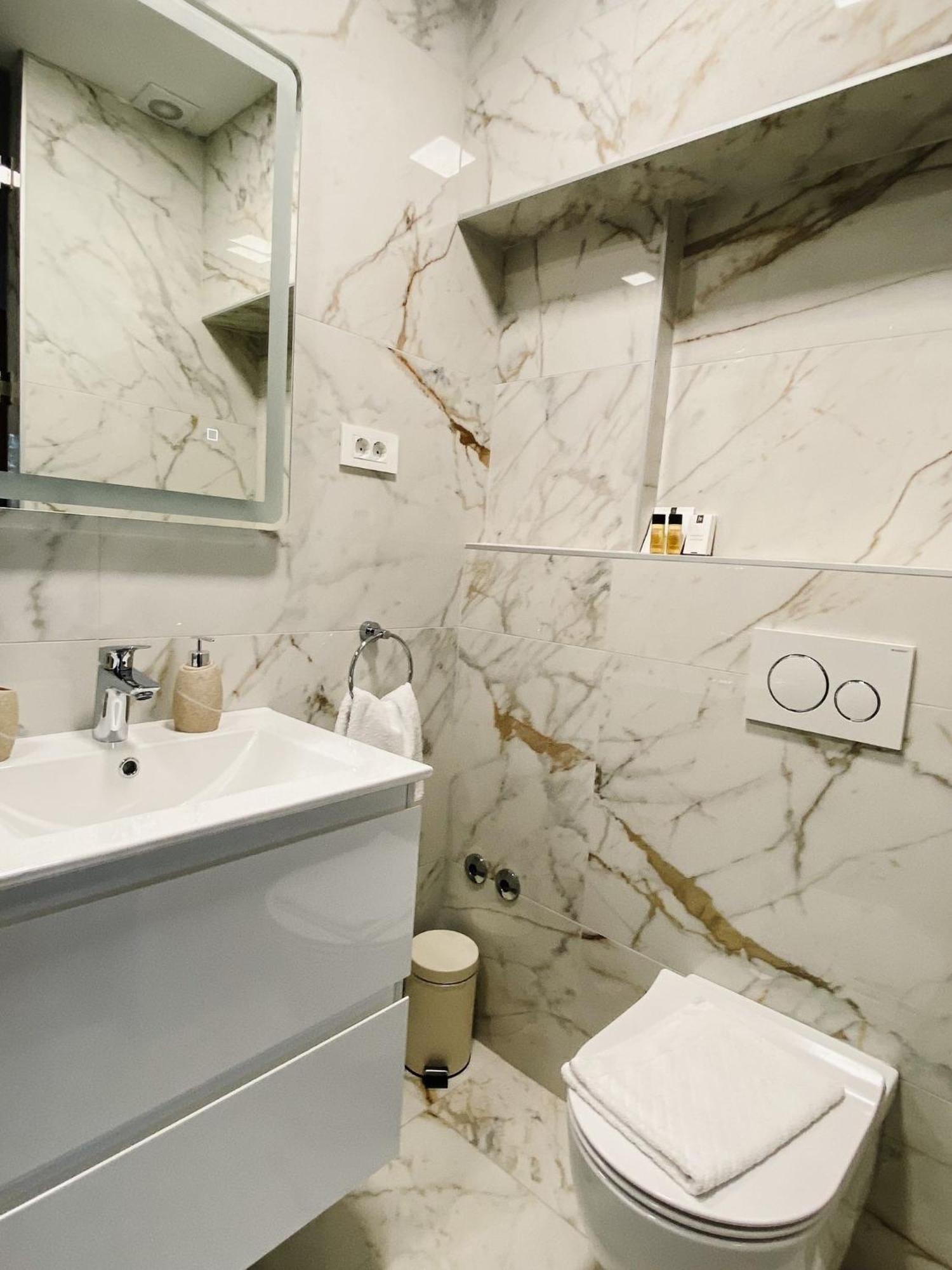 Family Friendly Apartments With A Swimming Pool Povljana, Pag - 244 客房 照片