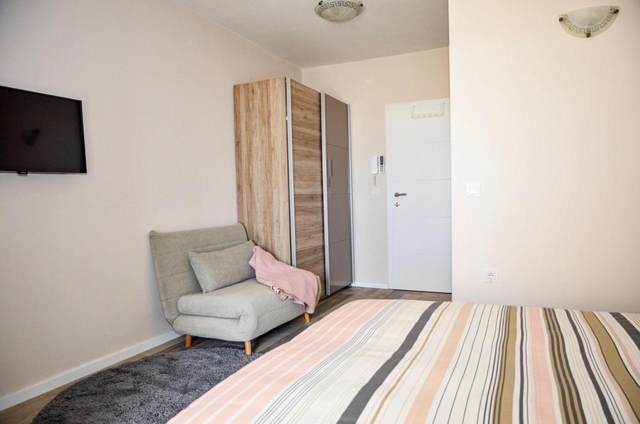 Family Friendly Apartments With A Swimming Pool Povljana, Pag - 244 客房 照片