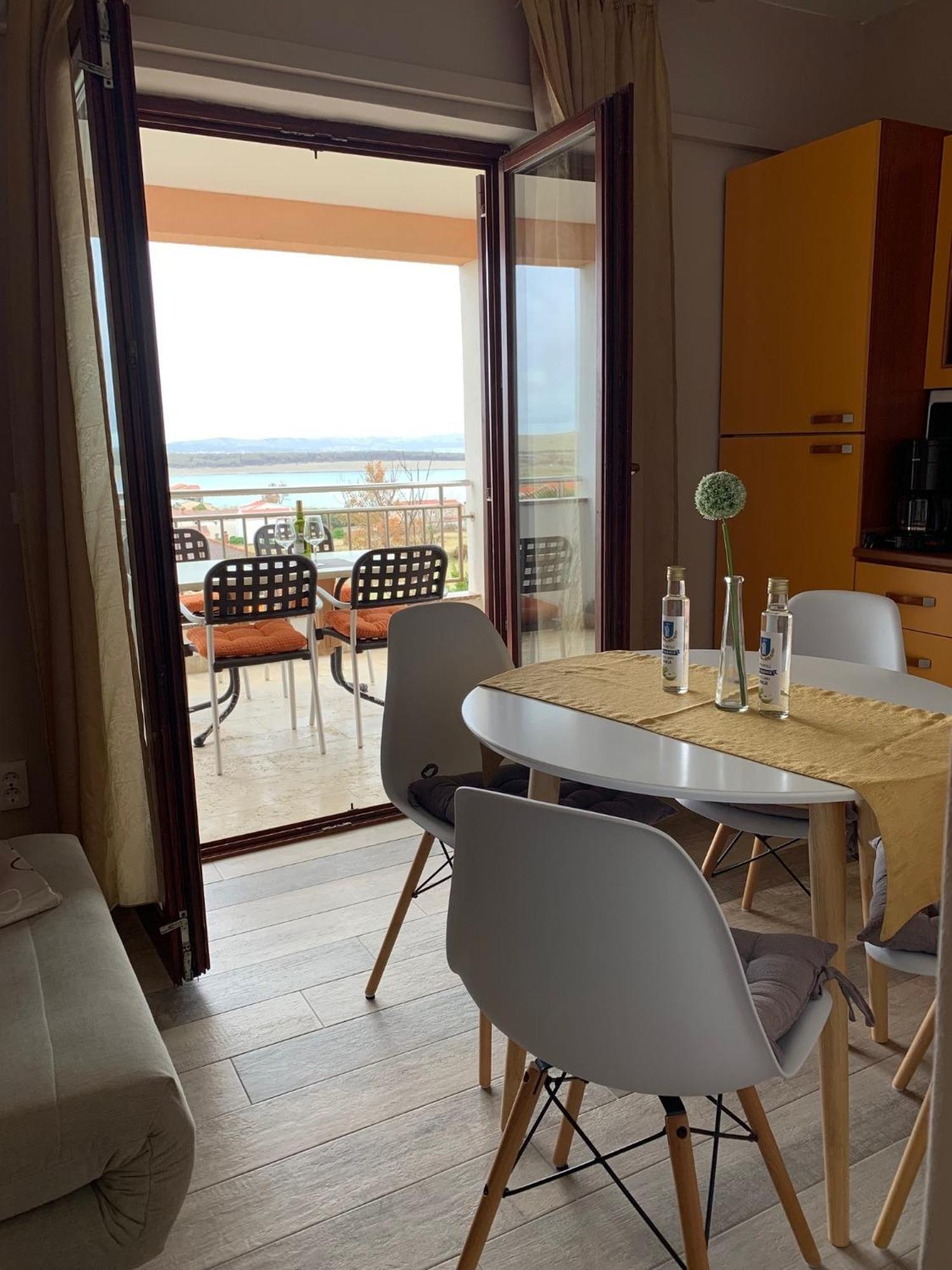 Family Friendly Apartments With A Swimming Pool Povljana, Pag - 244 客房 照片