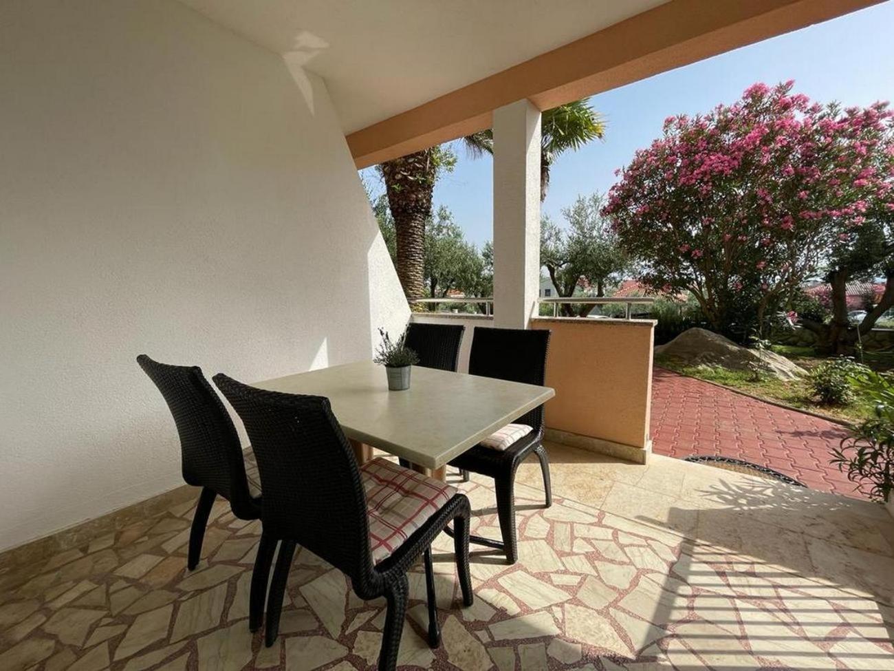 Family Friendly Apartments With A Swimming Pool Povljana, Pag - 244 外观 照片