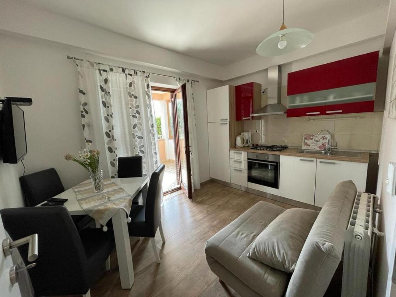 Family Friendly Apartments With A Swimming Pool Povljana, Pag - 244 外观 照片